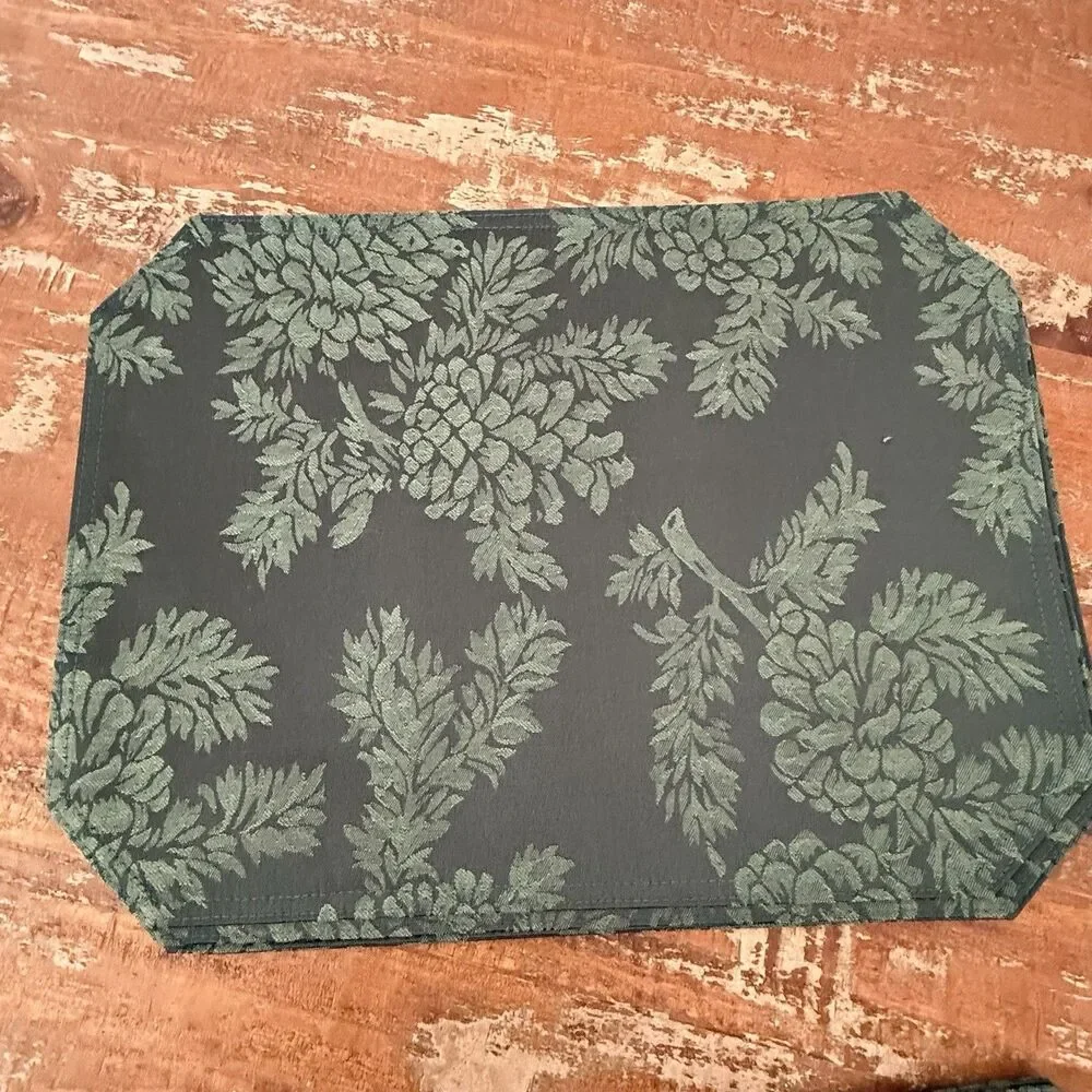 Bardwil Linens 8 Piece Set Green Pinecone Leaf Placemats 18x13 New